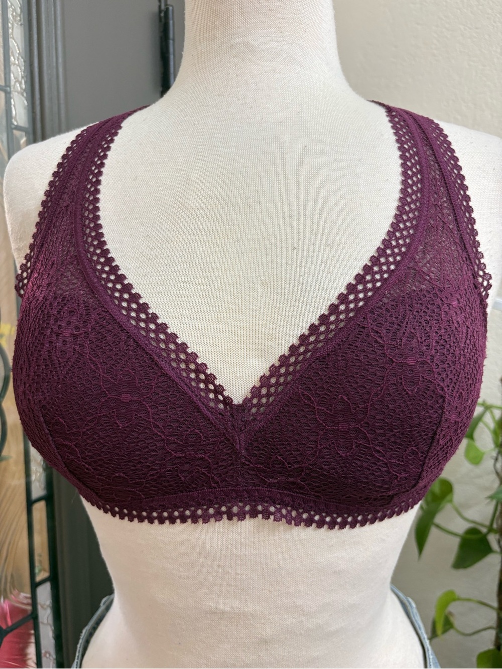 Victoria's Secret Plum Lightly Lined Lace Racerback Bralette | Size M - Picture 2 of 9